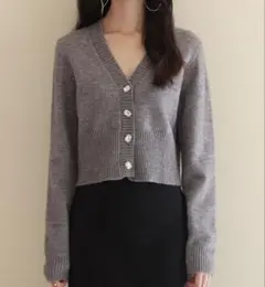 グレー Vネック クロップドニットカーディガン　付属ボタン付き