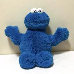 カウズ✖️セサミストリート✖️ユニクロ　クッキーモンスターぬいぐるみ ー紙タグ付 カウズ セサミストリート ユニクロ クッキーモンスター