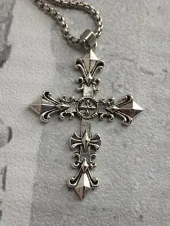 シルバークロス型ペンダントネックレス
