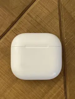 Apple AirPods 第4世代充電ケースのみ(ANCなしモデル)のサムネイル