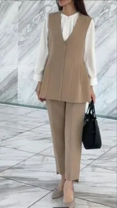 オペーク ドット クリップ　ペプラムジレ パンツセットアップ