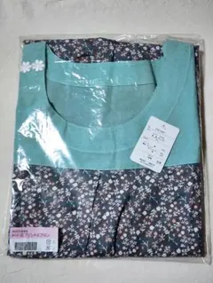 飛馬日本　保育士エプロン　小花プリントエプロン　ミントグリーン　M〜Lサイズ