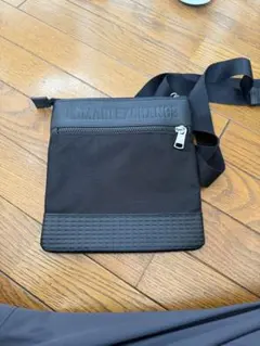 ARMANI EXCHANGE ショルダーバッグ サコッシュ ブラック