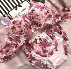 エメフィール♡脇高ブラジャー　ショーツ　セット　ピンク　花柄　B70 完売　レア