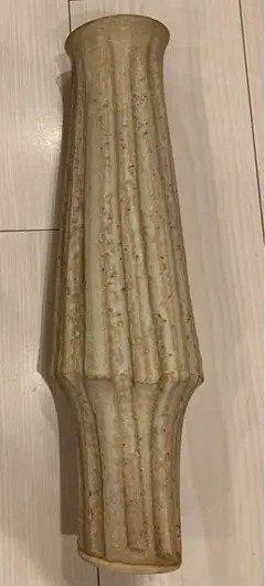 花器　花瓶　陶器　ベージュ系