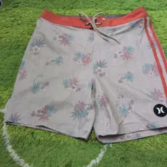 【ムラスポ】Hurley 花柄ショートパンツ ベージュのサムネイル