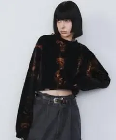 AIVER ブラック・オレンジ タイダイ クロップドカットソー