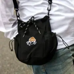 ブラックショルダーバッグ ドローストリング