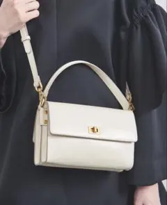 UNITED ARROWS ダブルフラップ ショルダーバッグ オフホワイトのサムネイル