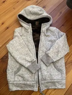 UNIQLOグレー フード付き ジップアップパーカー 120