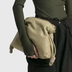 フラメンコクラッチ ミディアム ショルダーバッグ ショルダーバック　Loeweのサムネイル