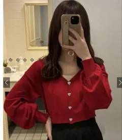 赤いハートボタン クロップドニットカーディガン