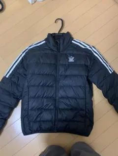 adidas ブラック ダウンジャケット ストライプ