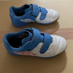 Umbro フットサルシューズ ホワイト/ブルー　　　JP17 US12.5