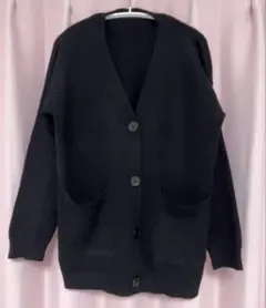 黒カーディガン