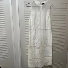 バナナリパブリック白ノースリーブワンピース