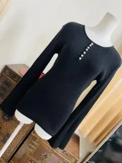 &.NOSTALGIA ブラック黒 7連パール フレアスリーブ リブニットM