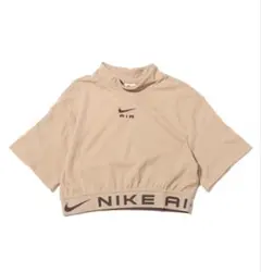 Nike ベージュ ハイネック クロップドTシャツ
