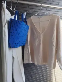 ZARA Vネック ニット 長袖 アイボリー