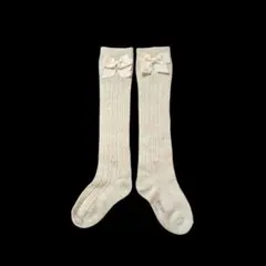 メゾピアノ リボン付きクリーム色のリブ靴下