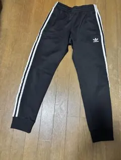 美品　アディダス　adidas トラックパンツ Sサイズ
