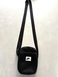 NIKE ショルダーバッグ　スマホショルダー　ミニショルダーのサムネイル