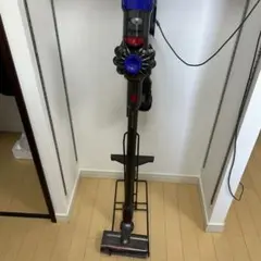 スタンド付ダイソンSV10 コードレスクリーナー本体 付属ノズル 9種類