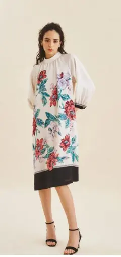 美品♡グレースコンチネンタル エンブロイダリーロングワンピース 刺繍 花柄 グレースコンチネンタル 花柄刺繍 長袖ワンピース フラワー刺繍