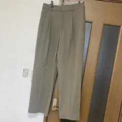 UNIQLO オリーブ スラックス Lサイズ
