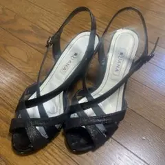 ダイアナクロスストラップサンダル　パンプス　ヒール　黒　22.5㎝　日本のサムネイル
