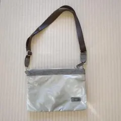 シルバー ナイロン ショルダーバッグ
