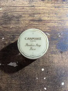 キャンメイク　CANMAKE ポアレスエアリーベース　01 化粧下地