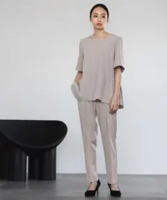 【Flolia】セットアップ ベージュ グレージュ　新品未使用 タグ付