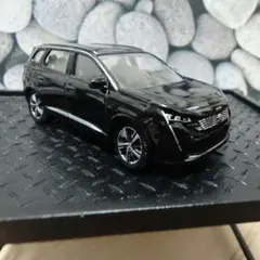 NOREV プジョー 5008《ミニカー》ブラックのサムネイル