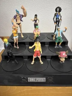 【コンプリート】ワンピース フィギュア 麦わらの一味 9体セット＋専用台座