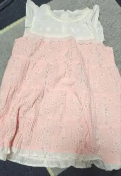 ピンクの花柄刺繍ノースリーブワンピース