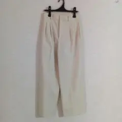 UNIQLO スラックス Sサイズ ベージュ