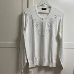 EPoca Uomo 刺繍入りホワイトニット