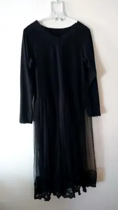 黒ノワンピース
