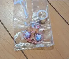 マツケンサンバ×ハローキティ　ふらっとめじるしアクセサリー　デザインA