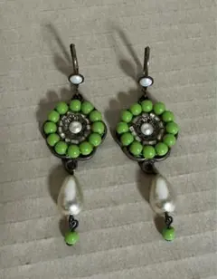 ビンテージ　アンティーク　イヤリング　ビーズ　グリーン　パール風　おしゃれ