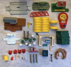 プラレール 旧型跨線橋 駅舎 洗車場 ブロック橋脚 木 車止め 電車台 廃盤含む