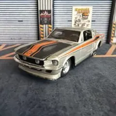 Maisto 1967 FORD MUSTANG GTのサムネイル