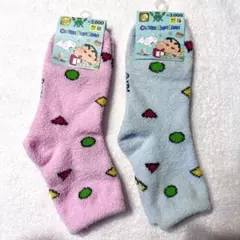 クレヨンしんちゃん　韓国　モコモコ　靴下　新品未使用　２個セット