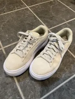 PUMA スエード マユ　カジュアルスニーカー クリーム　24.5cm