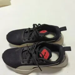 Puma ブラック/ホワイト スニーカー