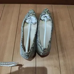 IMAGE COLLECTION ヘビ柄パンプスのサムネイル