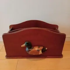 Fortunate Decoy 木製マガジンラック 鴨の半立体モチーフ付き