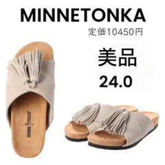 【MINNETONKA 】ミネトンカ スエード サンダル ベージュ 24.0のサムネイル