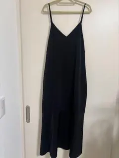 GU サテンマーメイドキャミソールワンピース